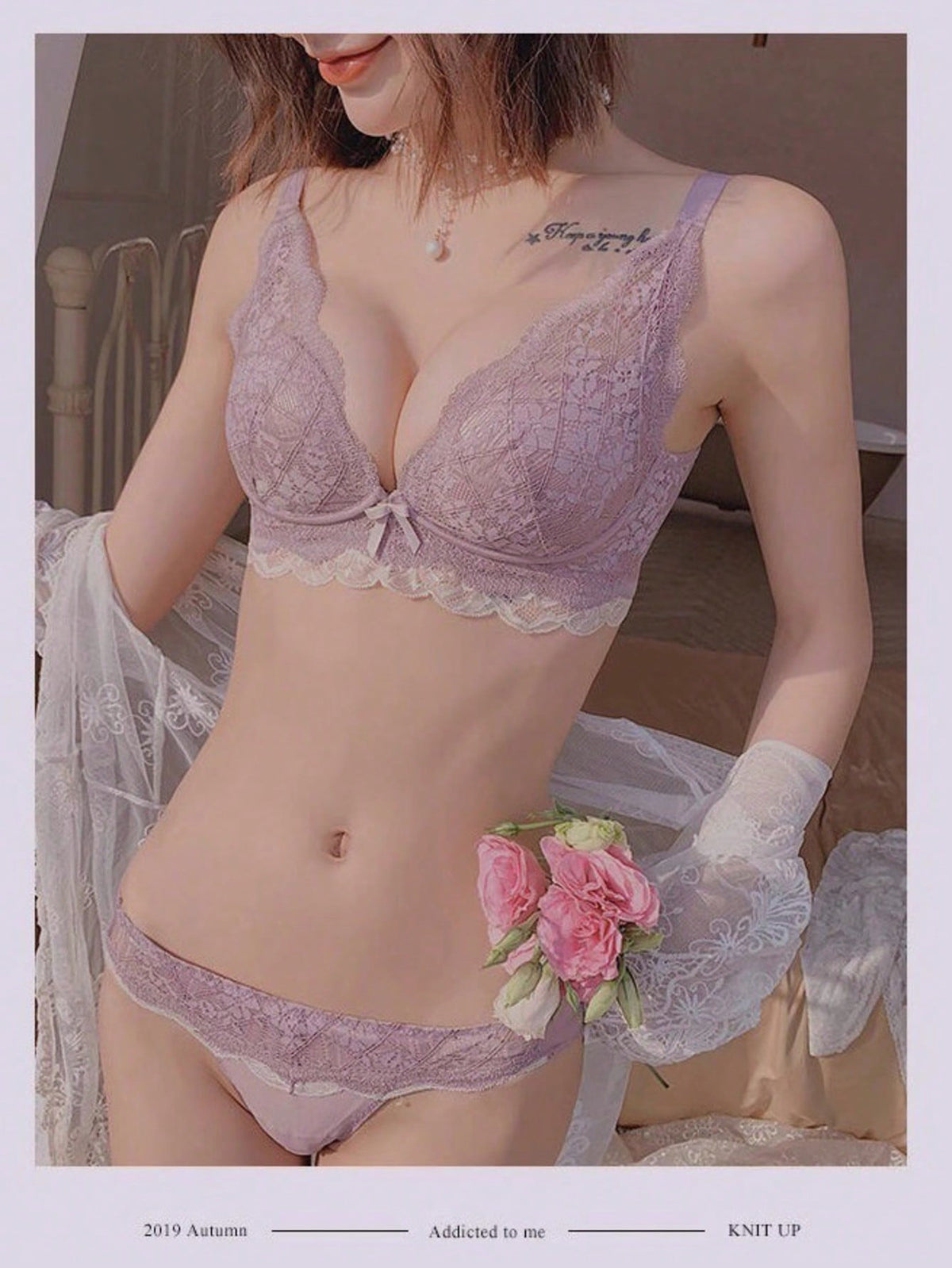 ソフトでノンワイヤーのブラ＆パンティセット。高い脇支えでしっかりホールド＆谷間。バストと背中を美しく。フルレースデザインがバストを引き立て、より豊かで谷間を強調。完璧なランジェリー