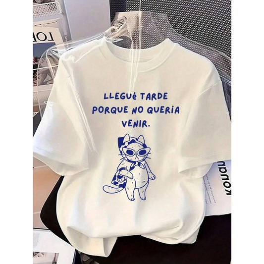 2026年春新作 スペイン語「LLEGUE TARDE PORQUE NO QUERIA VENIR」（来たくなかったから遅く来た） クールファッション 猫プリント カジュアル ラウンドネック 半袖 プラスサイズ Tシャツ ホワイト