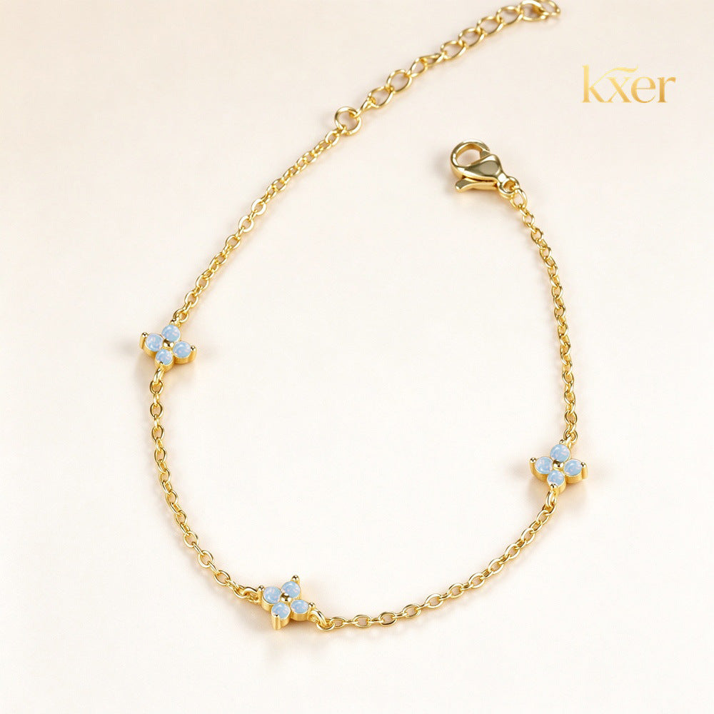 New Luxury Minimalist Four-Leaf Clover Bracelet, Unique Starry Design, Elegant and Versatile for Everyday Wear and Commuting