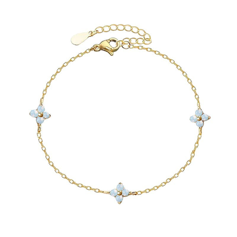 New Luxury Minimalist Four-Leaf Clover Bracelet, Unique Starry Design, Elegant and Versatile for Everyday Wear and Commuting